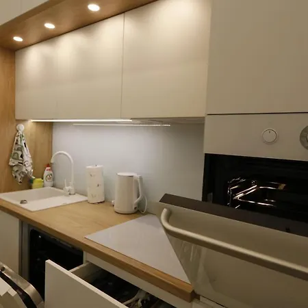 Ana, Vracar, Belgrade